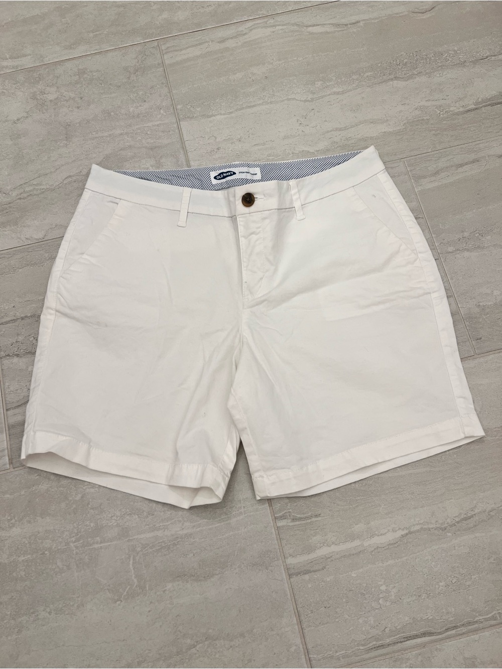 Old Navy White Women’s Bermuda Shorts